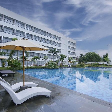 Raja Hotel Kuta Mandalika Resort & Convention Exteriér fotografie