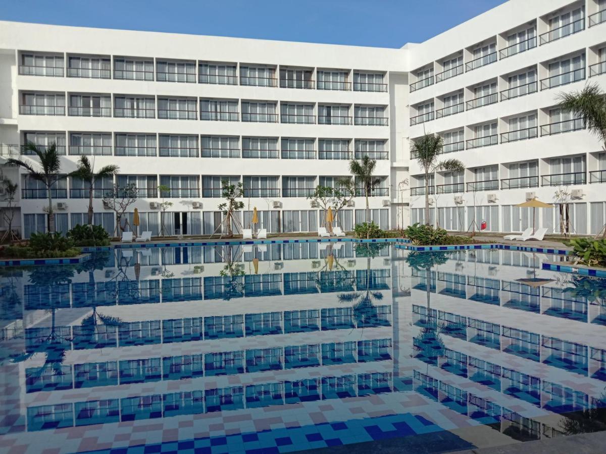 Raja Hotel Kuta Mandalika Resort & Convention Exteriér fotografie