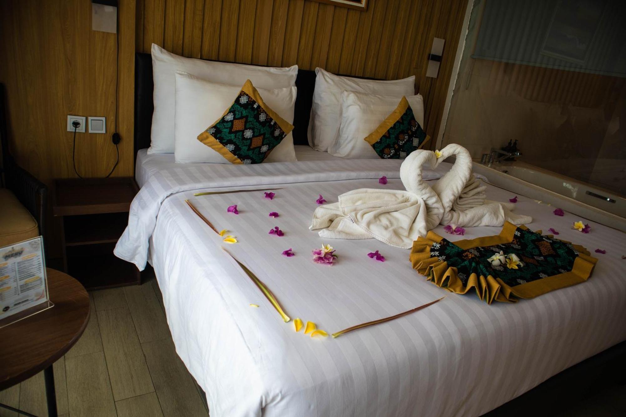 Raja Hotel Kuta Mandalika Resort & Convention Exteriér fotografie