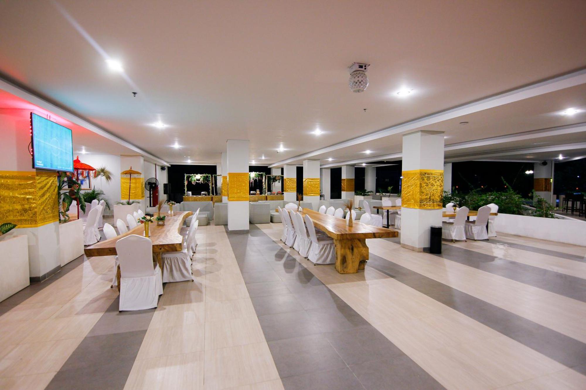 Raja Hotel Kuta Mandalika Resort & Convention Exteriér fotografie